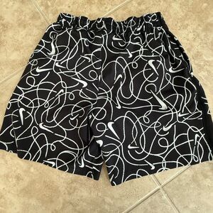 Nike Youth XL Athletic Mess Shorts in Black and White Swirl